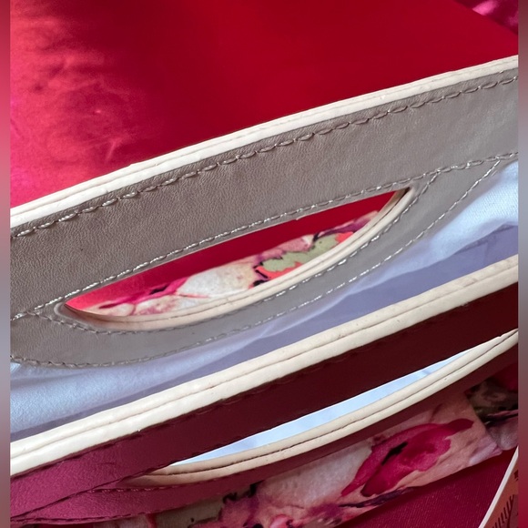 Pink Flower Clutch - Picture 4 of 4